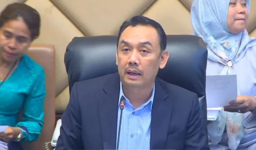 Muhammad Iqbal Wakil Ketua Komisi V DPR RI selaku pimpinan rapat dengar pendapat Komisi V DPR dengan Kepala Basarnas di Kompleks Parlemen, Jakarta, sebagaimana dipantau melalui kanal YouTube TVR Parlemen, Kamis (14/3/2024). Foto: Antara