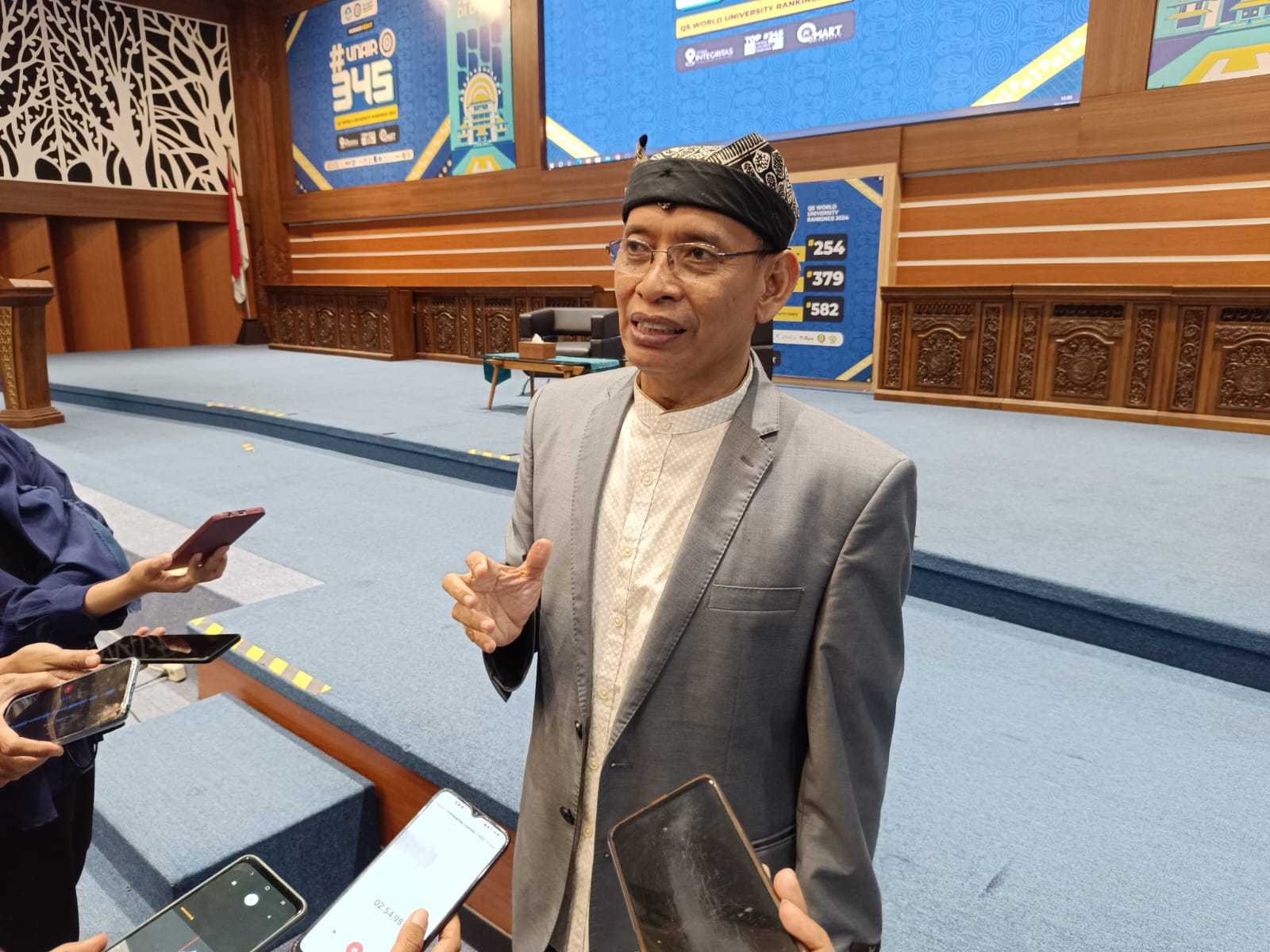 Mochamad Nasih Rektor Universitas Airlangga (Unair)