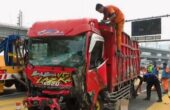 Kecelakaan Beruntun di gerbang Tol Halim Utama, Jakarta Timur, Rabu (27/3/2024).