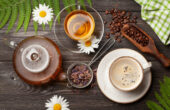 Ilustrasi - Secangkir kopi dan teh. Foto: iStock