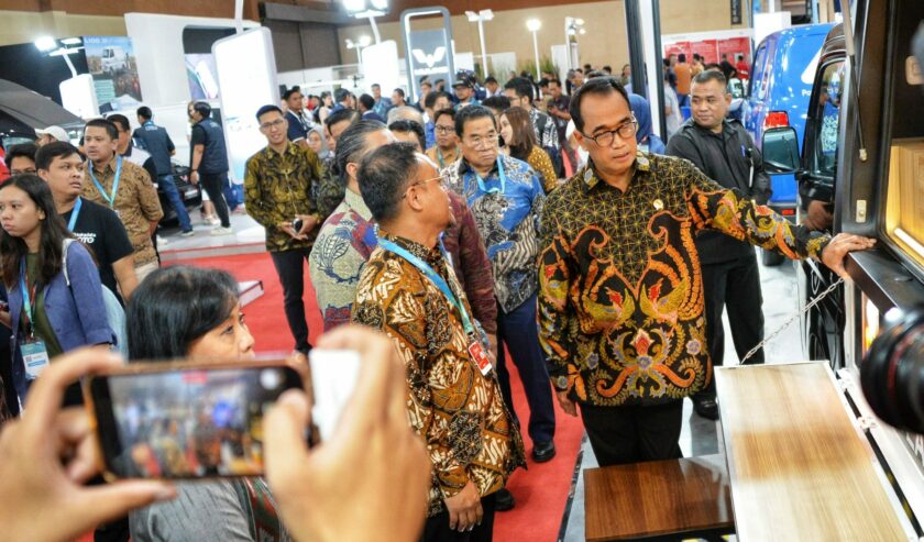 Budi Karya Sumadi Menteri Perhubungan dalam acara Seminar "Menjaga Keselamatan dan Penerapan Digitalisasi pada Manajemen Transportasi Darat” yang diselenggarakan Asosiasi Pengusaha Truk Indonesia (APTRINDO), di Jakarta, Jumat (8/3/2024). Foto: Humas Kementrian Perhubungan RI