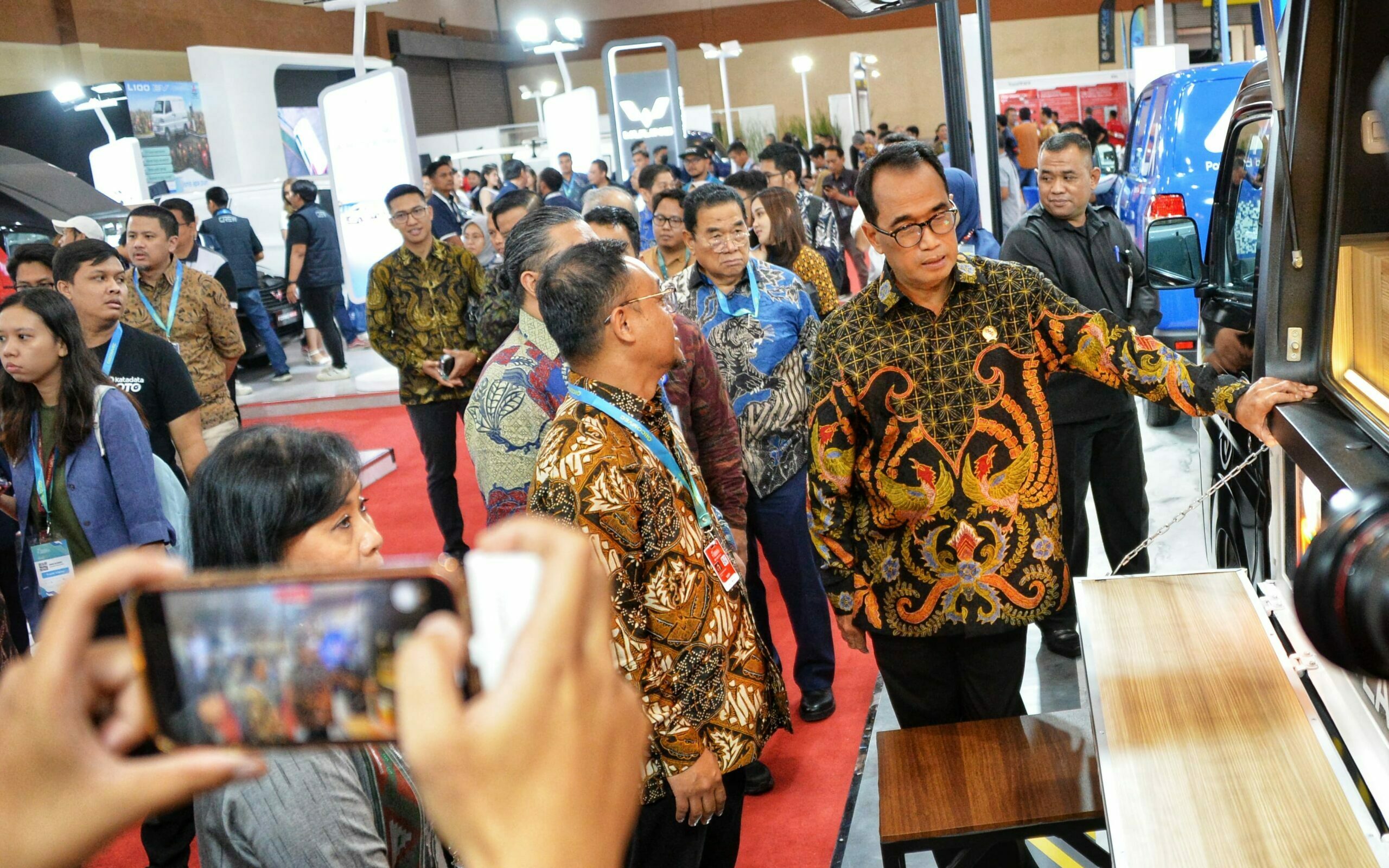 Budi Karya Sumadi Menteri Perhubungan dalam acara Seminar "Menjaga Keselamatan dan Penerapan Digitalisasi pada Manajemen Transportasi Darat” yang diselenggarakan Asosiasi Pengusaha Truk Indonesia (APTRINDO), di Jakarta, Jumat (8/3/2024). Foto: Humas Kementrian Perhubungan RI