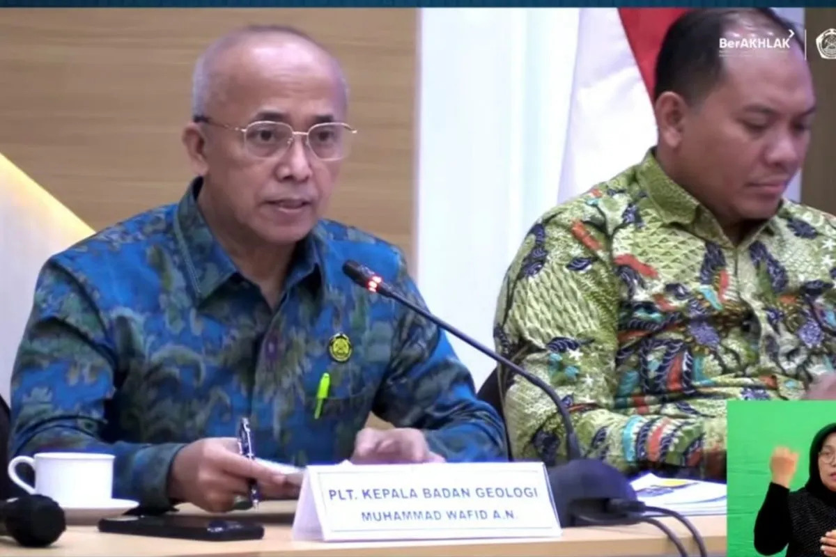 Muhammad Wafid Kepala Badan Geologi Kementerian ESDM (kiri). Foto: Antara