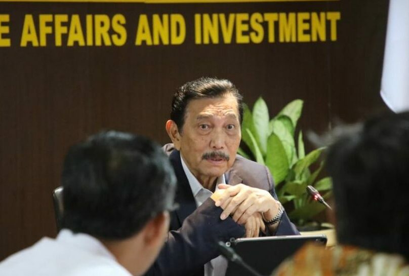 Luhut Binsar Pandjaitan Menteri Koordinator Bidang Kemaritiman dan Investasi (Menko Marves) dalam Rapat Koordinasi Pembayaran Rafaksi Minyak Goreng di Jakarta, Senin (25/3/2024). Foto: Humas Kemenko Marves