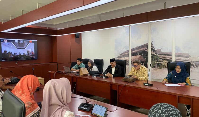 Tim Pansus RPJPD Jawa Timur waktu melakukan kunjungan di Kantor Bappenas, Jumat (29/3/2024). Foto: Istimewa.