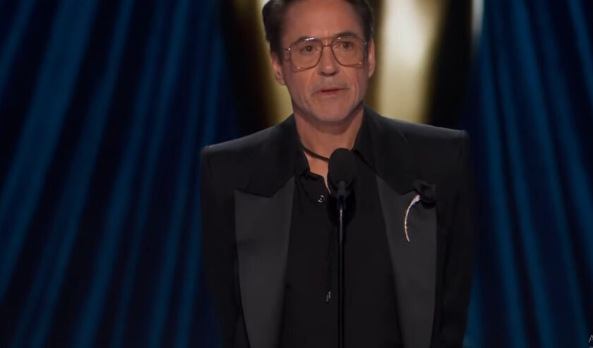 Tangkapan layar Robert Downey Jr memenangi Piala Oscar pertamanya dengan menjadi Aktor Pendukung Terbaik 2024 pada acara Academy Awards ke-96 di Los Angeles, Amerika Serikat (AS), Minggu waktu setempat atau Senin (11/3/2024) pukul 07.30 WIB. Foto: Youtube ABC News