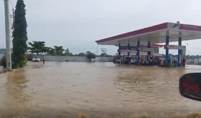 Sejumlah wilayah di Pulau Madura dilaporkan mengalami banjir pada Selasa (12/3/2024). Foto: AKP Rukimin vi WhatsApp SS