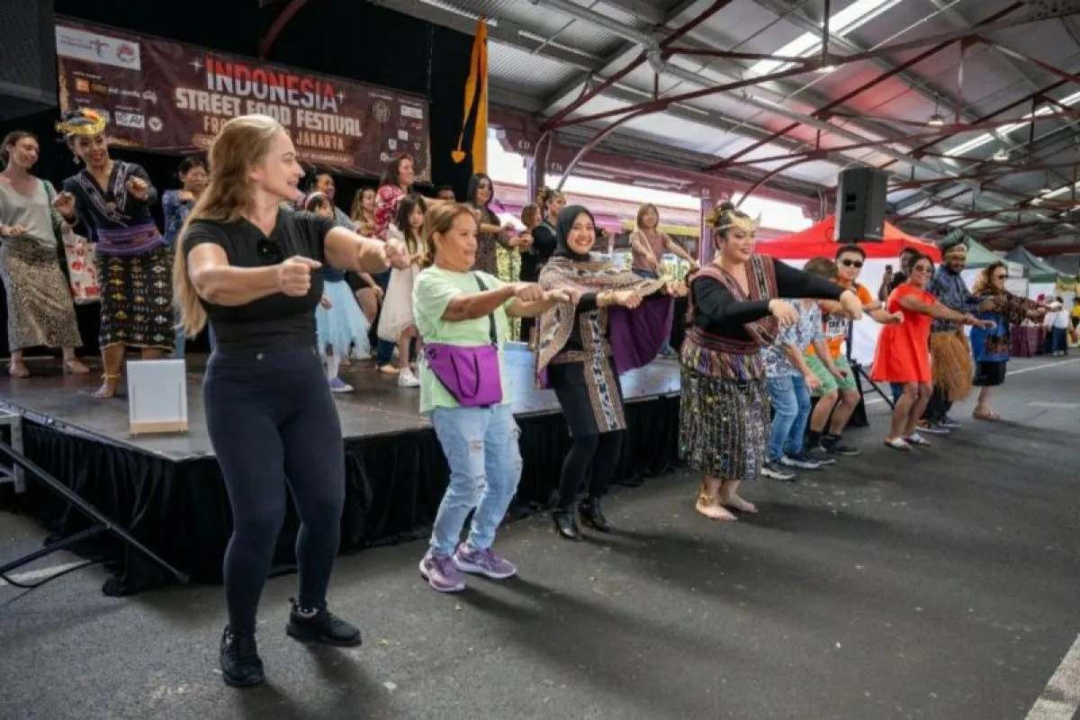 Suasana meriah pada pasar tradisional Queen Victoria Market di Melbourne