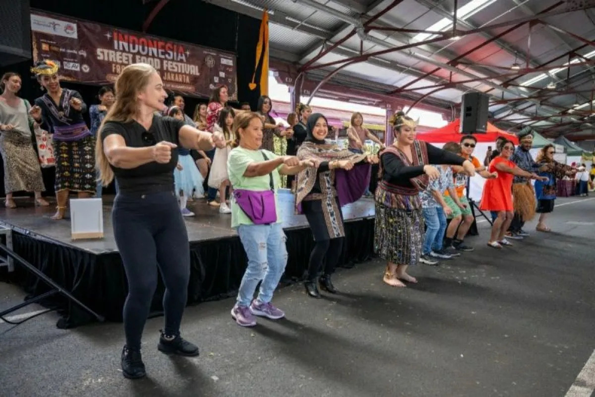 Suasana meriah pada pasar tradisional Queen Victoria Market di Melbourne