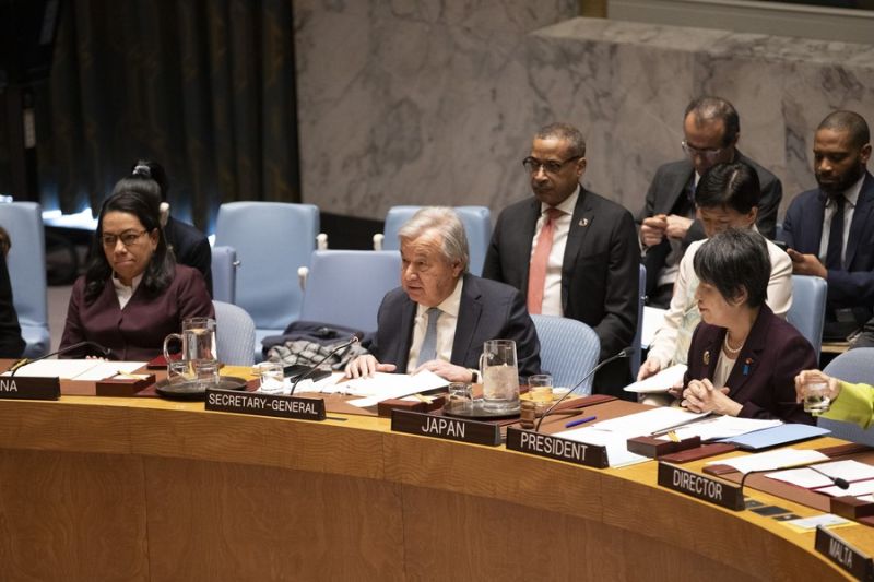 Antonio Guterres Sekretaris Jenderal PBB (depan, tengah) berbicara pada pertemuan Dewan Keamanan tentang perlucutan senjata nuklir dan non-proliferasi di markas besar PBB di New York, pada Senin (28/3/2024). Foto: Xinhua