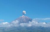Gunung Semeru erupsi pada Sabtu (23/3/2024) pukul 08.07 WIB. Foto: Humas PVMBG