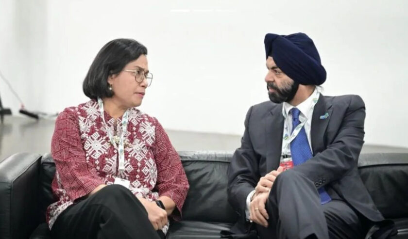 Sri Mulyani Indrawati Menteri Keuangan menemui Ajay Banga Presiden Bank Dunia jelang agenda Pertemuan Menteri Keuangan dan Gubernur Bank Sentral G20 di Sao Paulo, Brasil. Foto: Antara