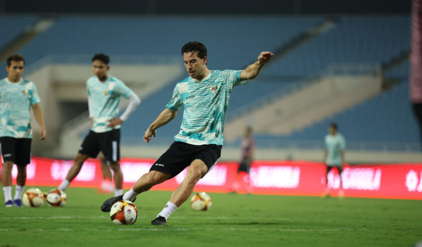 Thom Haye Pemain Indonesia ketika mengikuti latihan bersama Garuda jelang melawan Vietnam dalam lanjutan kualifikasi Piala Dunia 2026 zona Asia putaran kedua di Stadion My Dinh, Hanoi, Selasa malam (26/3/2024). Foto: PSSI