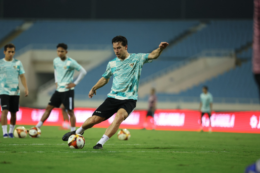 Thom Haye Pemain Indonesia ketika mengikuti latihan bersama Garuda jelang melawan Vietnam dalam lanjutan kualifikasi Piala Dunia 2026 zona Asia putaran kedua di Stadion My Dinh, Hanoi, Selasa malam (26/3/2024). Foto: PSSI