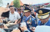 Tito Karnavian Menteri Dalam Negeri (Mendagri) Republik Indonesia seusai upacara peringatan Hari Ulang Tahun (HUT) ke-105 Pemadam Kebakaran dan Penyelamatan Nasional di Lapangan Kodam V Brawijaya Surabaya, pada Jumat (1/3/2024). Foto: Risky suarasurabaya.net