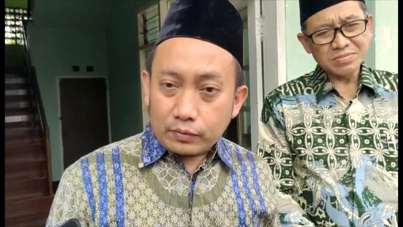 Kiri ke kanan: Aris Adi Leksono Anggota KPAI Bidang Pendidikan, Pemanfaatan Waktu Luang, dan Budaya dan Mohammad As’adul Anam Kepala Bidang Pendidikan Diniyah dan Pondok Pesantren Kanwil Kemenag Jawa Timur, di Kediri Jumat (1/3/2024). Foto: Istimewa