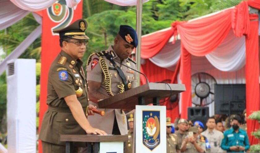 Tito Karnavian Menteri Dalam Negeri (Mendagri) RI memberikan arahan pada HUT Ke-74 Satpol PP di Padang, Sumbar, Minggu (3/3/2024). Foto : Antara
