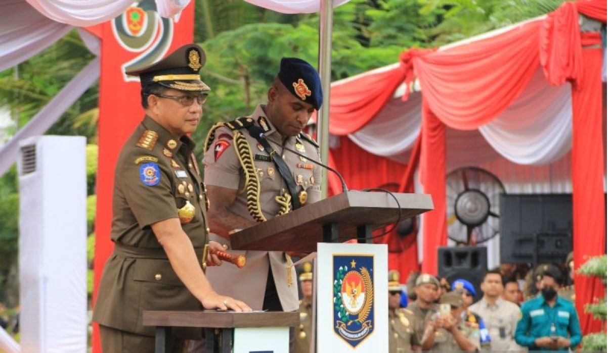 Tito Karnavian Menteri Dalam Negeri (Mendagri) RI memberikan arahan pada HUT Ke-74 Satpol PP di Padang, Sumbar, Minggu (3/3/2024). Foto : Antara