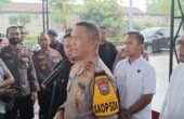 Irjen Imam Sugianto Kapolda Jawa Timur saat memberikan keterangan soal ledakan di Datasemen Gegana Satuan Brimob Polda Jatim di Jalan Gresik, Krembangan, Surabaya, Senin (4/3/2024). Foto: Risky suarasurabaya.net