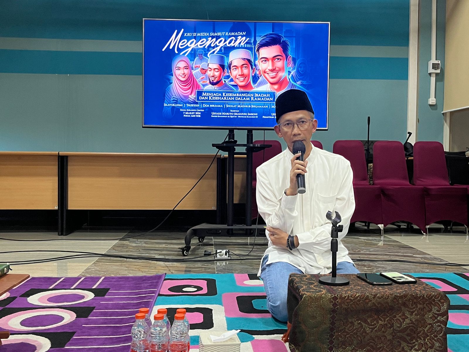 Verry Firmansyah CEO Suara Surabaya Media saat mengisi sambutan dalam acara Megengan Suara Surabaya yang mengusung tema "Menjaga Keseimbangan Ibadah dan Keseharian dalam Ramadan", pada Kamis (7/3/2024). Foto: Fitrah magang suarasurabaya.net