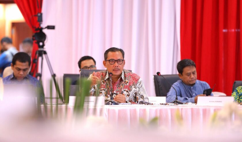 Edi Srimulyanti Direktur Retail dan Niaga PT PLN (Persero) pada kunjungan kerja Komisi VII DPR RI pada Rabu (20/3/2024). Foto: PLN