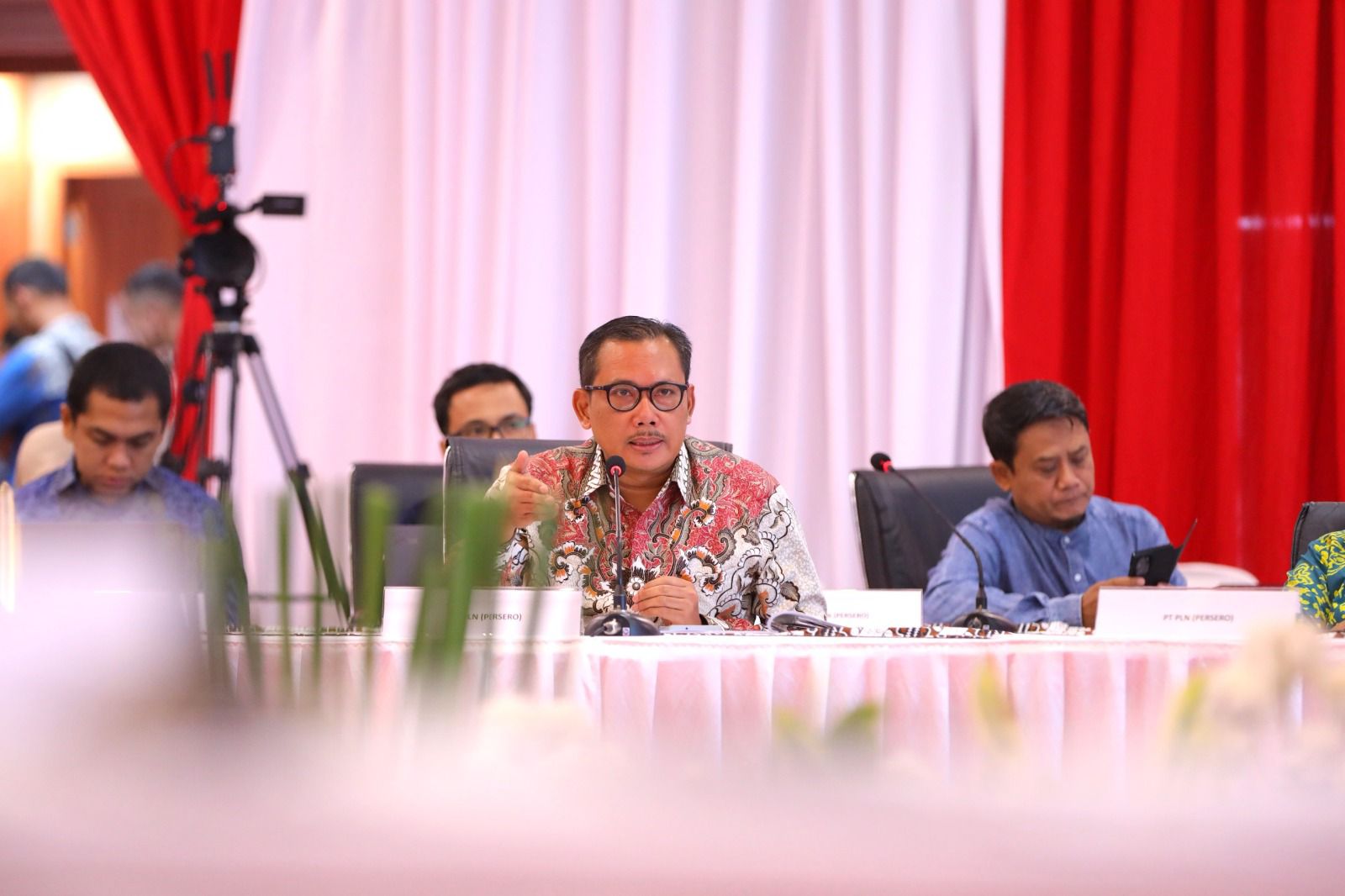 Edi Srimulyanti Direktur Retail dan Niaga PT PLN (Persero) pada kunjungan kerja Komisi VII DPR RI pada Rabu (20/3/2024). Foto: PLN