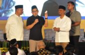Adhy Karyono Pj Gubernur Jawa Timur (dua dari kiri) ketika memberikan pembekalan kepada atlet Puslatda di Lapangan Tenis indoor KONI Jatim. Foto: Istimewa