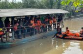 Pencarian korban Ayah-Anak tenggelam di Sungai Kalimas