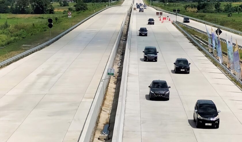 Kendaraan yang melintas di Jalan Tol Solo-Yogyakarta saat momen Lebaran 2024. Foto: PT Jasamarga Jogja Solo (JMJ)