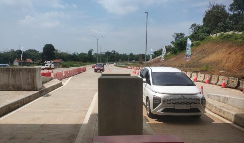 Jalan Tol Japek II Selatan