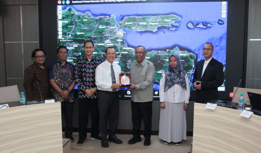 Sekolah Pascasarjana Universitas Airlangga (SPS Unair) berkolaborasi dengan Badan Penanggulangan Bencana Daerah (BPBD) Jawa Timur meluncurkan Dashboard Kebencanaan Provinsi Jatim untuk meningkatkan ketangguhan dalam menghadapi bencana. Foto: Humas Pascasarjana Unair