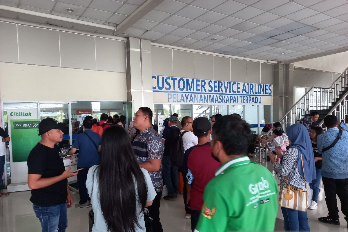 Bandara Sam Ratulangi (Samrat) di Manado, pasca erupsi Gunung Ruang, Selasa (30/4/2024).