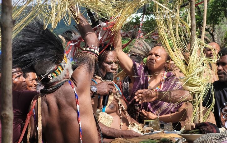 Tradisi Buka Egek dari Papua. Foto: Antara