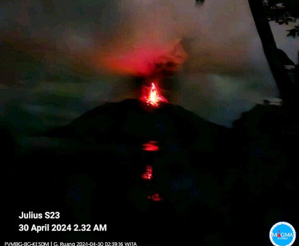 Gunung Ruang kembali erupsi