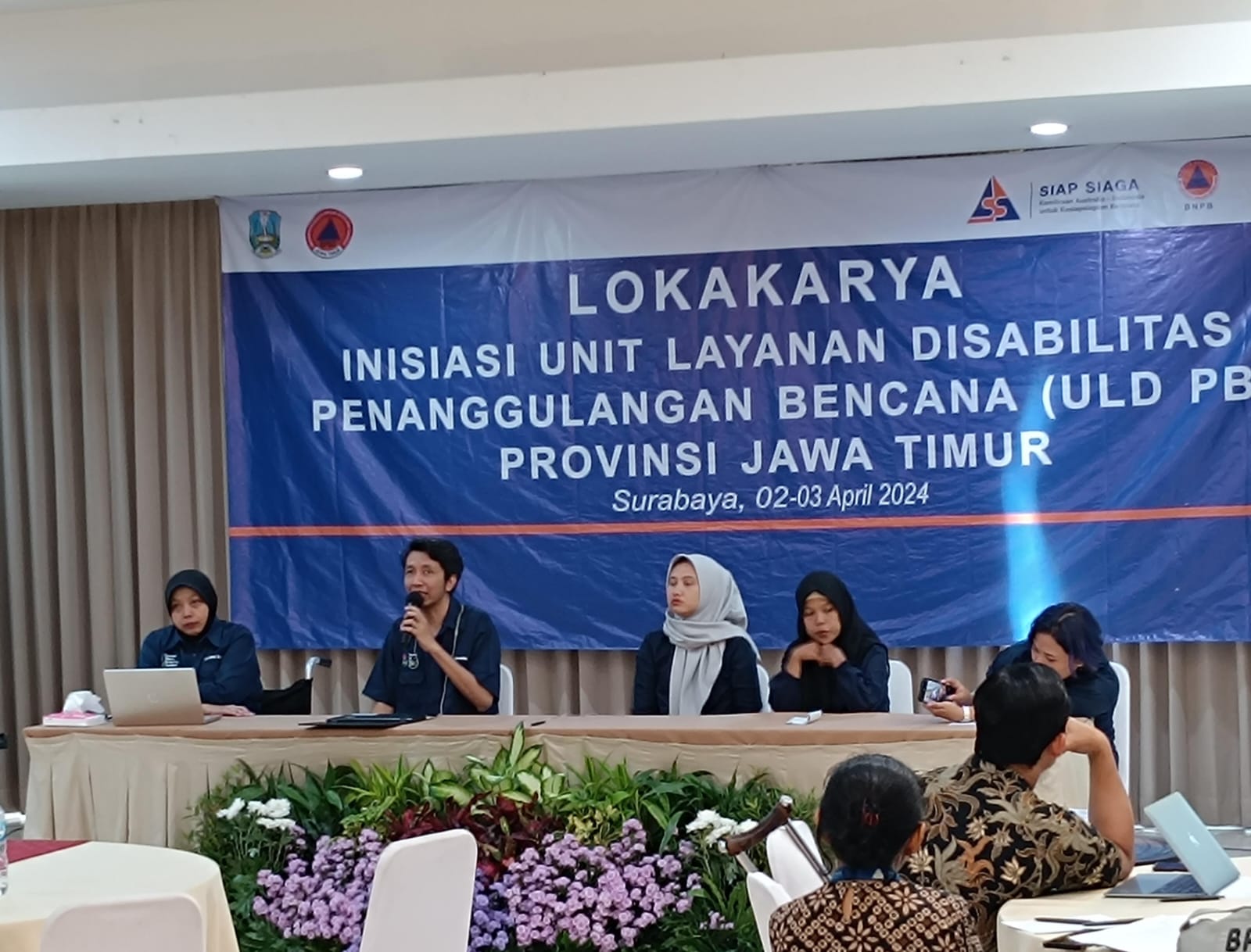 Lokakarya pengenalan dan inisiasi Unit Layanan Disabilitas Penanggulangan Bencana (ULD-PB) Jatim di Surabaya, Selasa (2/4/2024). Foto: Risky suarasurabaya.net