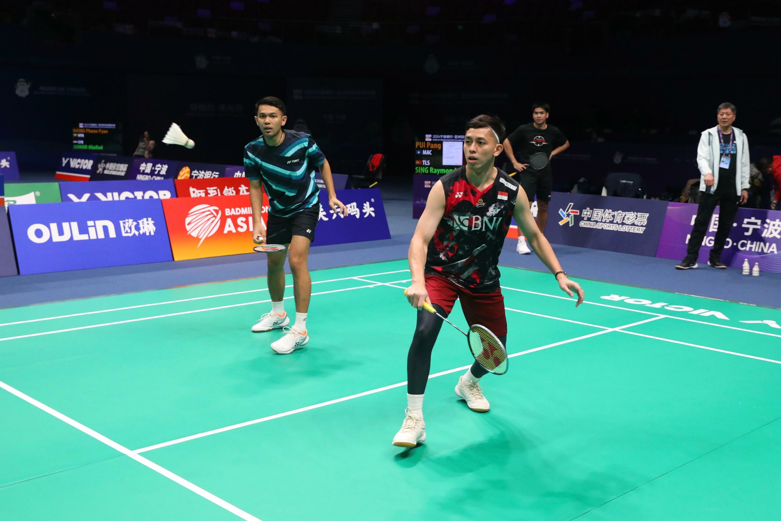 Fajar Alfian/M. Rian Ardianto ganda putra Indonesia menjalani latihan perdana jelang Kejuaraan Bulu Tangkis Asia 2024 di Ningbo Olympic Sports Centre Gymnasium, Ningbo, China, Senin (08/04/2024). Foto: Humas PP PBSI