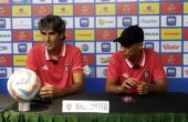 Stefano Cugurra pelatih Bali United saat berada dalam pre match press conference di kantor pemasaran Persebaya, Surabaya, Selasa (23/4/2024). Foto: Risky suarasurabaya.net