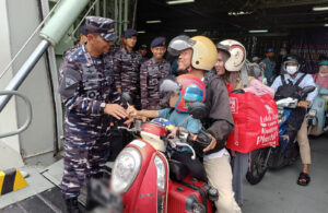 Mudik Naik Kapal Perang TNI AL, Tiba di Dermaga Ujung