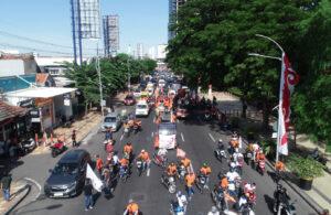 Ribuan buruh saat aksi may day di Jalan Embong Malang, Surabaya (1)