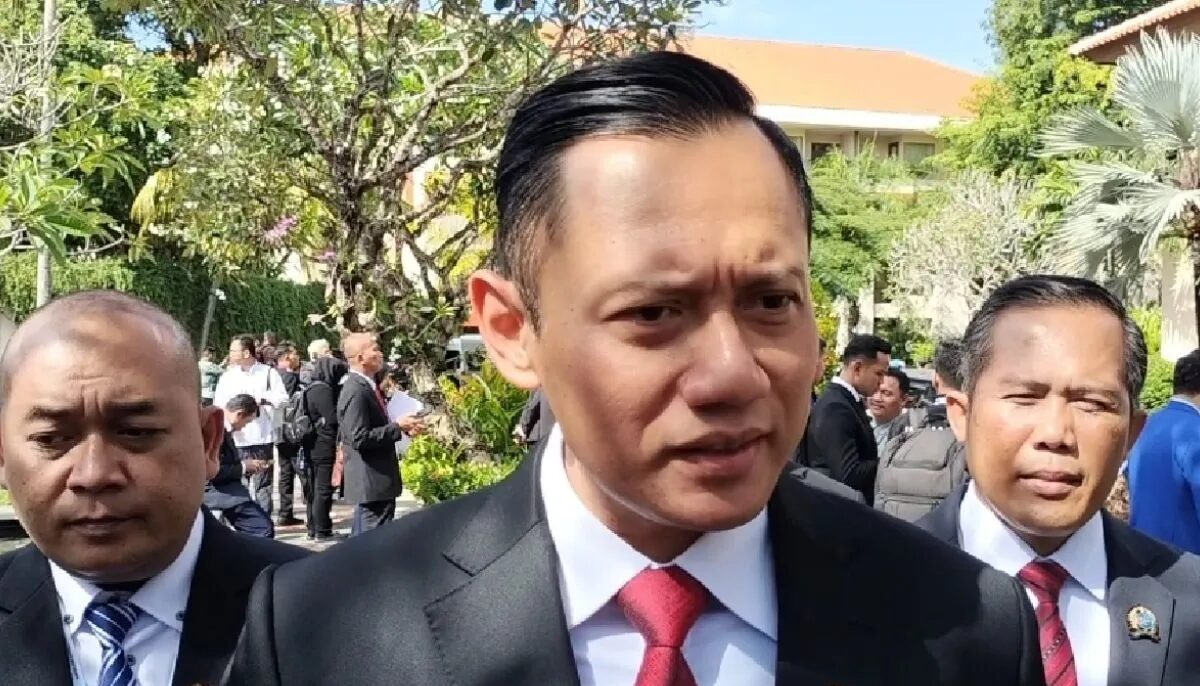 Agus Harimurti Yudhoyono (AHY) Menteri Agraria dan dan Tata Ruang/Kepala Badan Pertanahan Nasional (ATR/BPN) Agus Harimurti Yudhoyono (AHY) menyampaikan keterangan kepada awak media dalam acara World Water Forum, di Nusa Dua, Bali pada Senin (20/5/2024). Foto: Antara