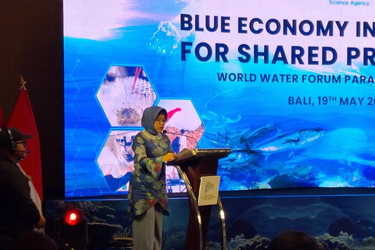 Amalia Adininggar Widyasanti Deputi Bidang Ekonomi, Kementerian PPN/Bappenas saat menyampaikan paparan dalam acara Paralel Event World Water Forum 2024 di Tanjung Benoa Nusa Dua, Bali, Minggu (19/5/2024). Foto: Antara