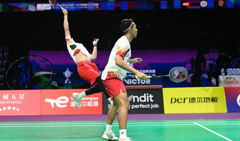 Fajar Alfian/Muhammad Rian Ardianto Ganda Indonesia menghadapi Wang Chang/Liang Wei Keng ganda China dalam final Piala Thomas 2024 di Chengdu, China, Minggu (5/5/2024). Foto: Antara