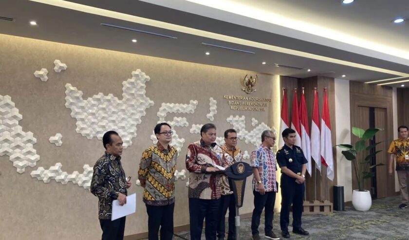 Konferensi pers di kantor Kemenko Perekonomian di Jakarta, Jumat (17/5/2024). Foto: Antara