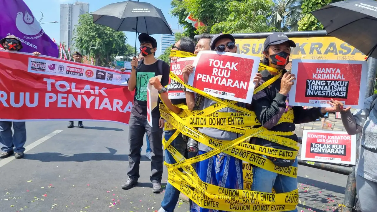 Men dugonamning singlisi bilan jinsiy aloqada bolganman.