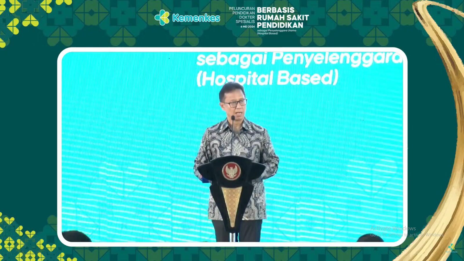 Gunadi Sadikin Menteri Kesehatan saat memberikan sambutan dalam peluncuran program pendidikan dokter spesialis dengan rumah sakit pendidikan sebagai penyelenggara utama (PPDS RSPPU) di Rumah Sakit Anak dan Bunda Harapan Kita di Jakarta, Senin (6/5/2024). Foto: tangkapan layar YouTube Kementrian Kesehatan