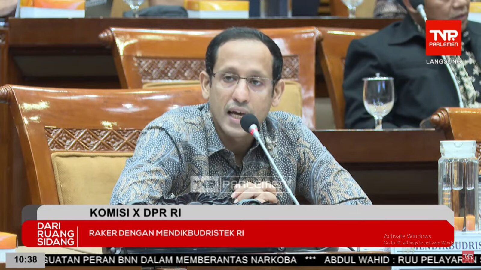 Nadiem Anwar Makarim Menteri Pendidikan, Kebudayaan, Riset, dan Teknologi (Mendikbudristek) dalam rapat kerja bersama Komisi X DPR RI di Kompleks Parlemen, Jakarta, Selasa (21/5/2024). Foto: Tangkapan layar YouTube TVR Parlemen