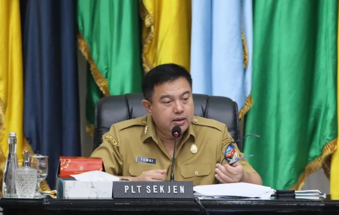 Tomsi Tohir Plt. Sekretaris Jenderal Kemendagri saat memimpin Rapat Koordinasi Pengendalian Inflasi Daerah di Gedung Sasana Bhakti Praja (SBP) Kantor Pusat Kemendagri, Jakarta, Senin (6/5/2024). Foto: Antara