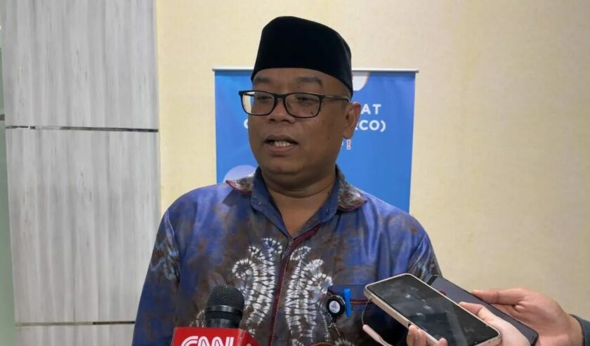 Wahyu Direktur Pengelolaan Data dan Penyajian Informasi Kepegawaian BKN saat memberikan keterangan di Kantor Ombudsman RI, Jakarta, Kamis (2/5/2024). Foto: Antara