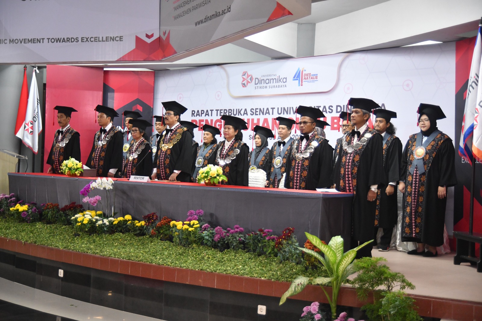 Pengukuhan besar bidang Ilmu Teknologi Pembelajaran Universitas Dinamika (Undika) Stikom Surabaya, Kamis (2/5/2024). Foto: Humas Undika