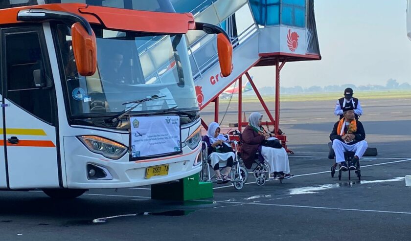 Kloter Pertama Jemaah Haji Embarkasi Surabaya Berangkat Ke Tanah Suci Suara Surabaya Kloter Pertama Jemaah Haji Embarkasi Surabaya Berangkat Ke Tanah Suci Suara Surabaya